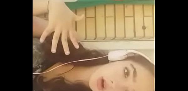  Sara Cannavò una splendida puttana di 18 anni che fa un sexy video selifie